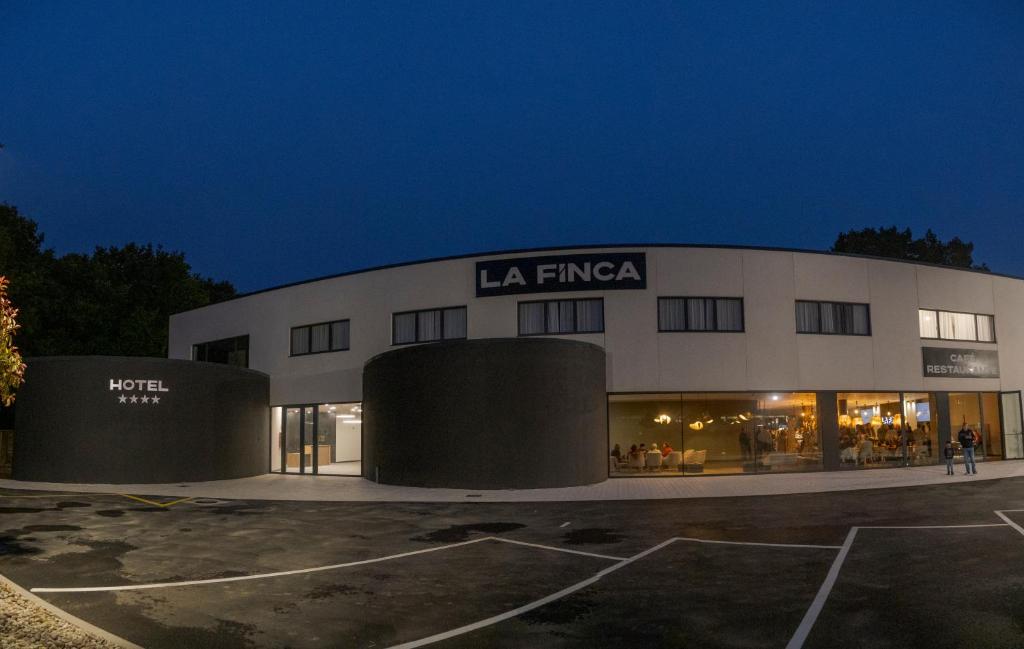 lugo-la-finca-hotel-exterior1