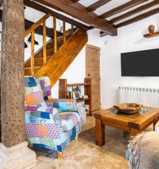 cantabria-potes-casa-raymonde-livingroom1